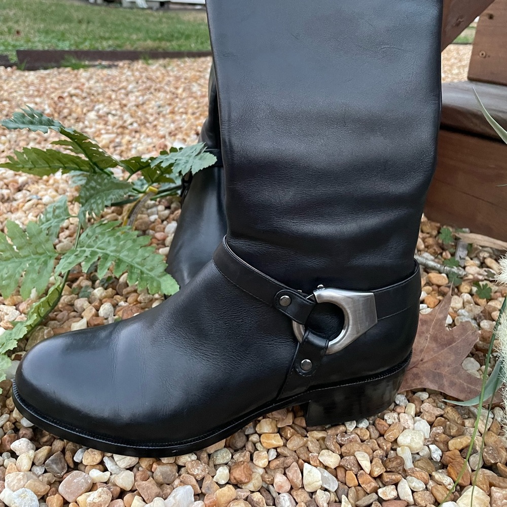 Awesome Via Spiga Soft Black Leather Woman Boots in Size 7